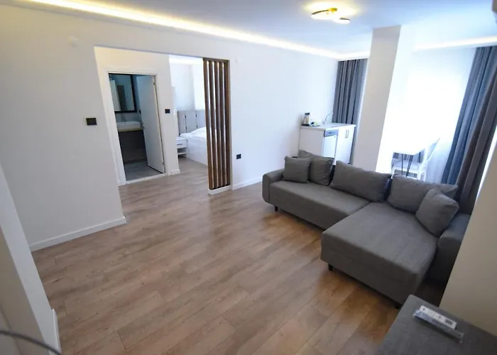 Golden Life Aparthotel