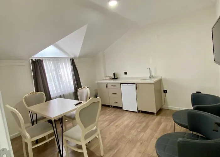 Golden Life Aparthotel