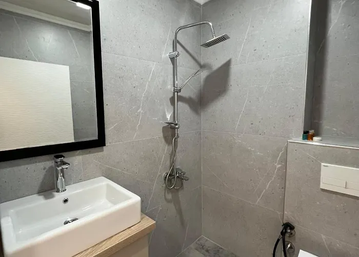 Golden Life Aparthotel