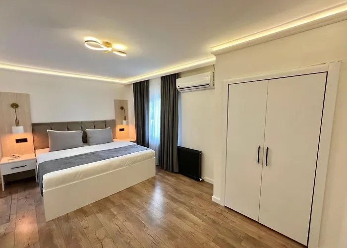 Aparthotel Golden Life *