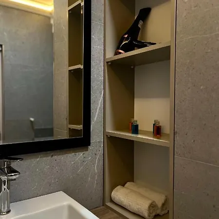 Golden Life アパートホテル