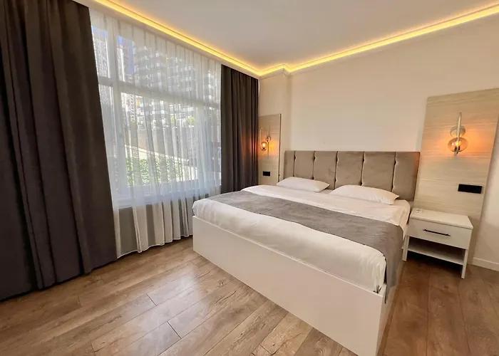 Golden Life Aparthotel